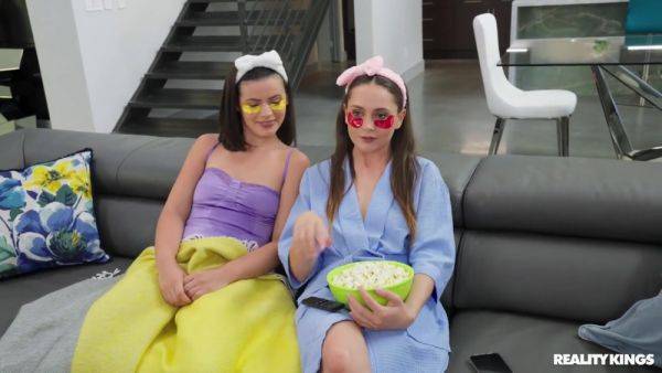 Horny Dharma Jones Goes Lesbian - videomanysex.com on poweredporn.com