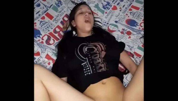 Homemade amateur sex: Blowjob and handjob action - veryfreeporn.com on poweredporn.com