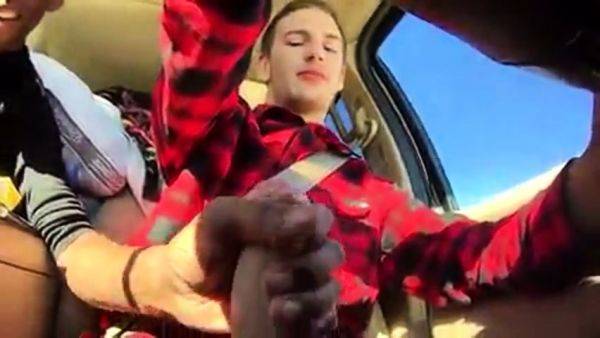 Car Jerk - drtuber.com on poweredporn.com