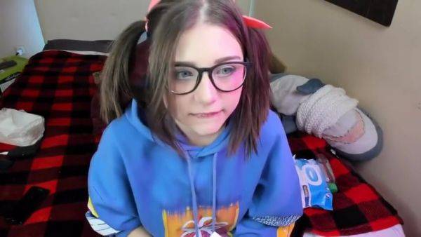 Katya Letova - Vibrator And Blowjob Makes Me Cum - hotmovs.com on poweredporn.com