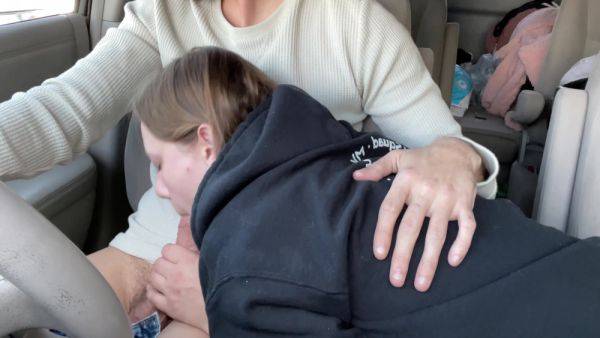 Road Blowjob And Sex In The Backseat - upornia.com on poweredporn.com