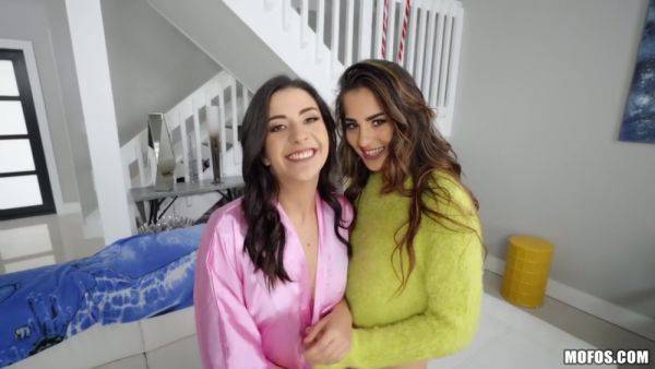 Peeping Tom Hits The Jackpot 1 - Natal - videomanysex.com on poweredporn.com