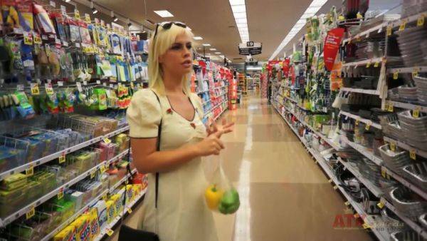 Day In The Life Of Tara Lynn Foxx Part 1 - hotmovs.com - Usa on poweredporn.com