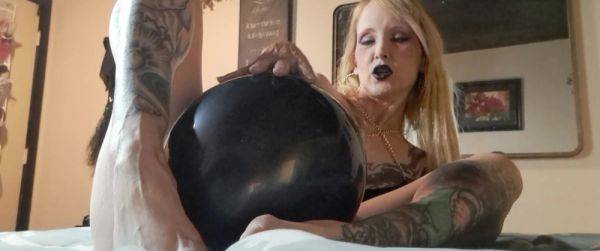 Balloon Dry Humping - upornia.com on poweredporn.com