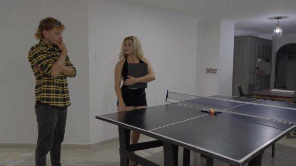 Empleada De Bienes Raices Se Folla A Cliente En La Casa Que Esta Vendiendo - videomanysex.com on poweredporn.com