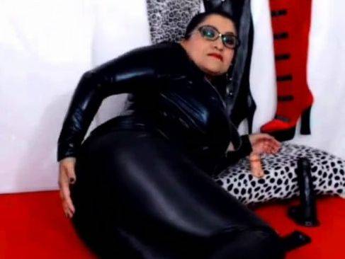 Mature latex webcam - drtuber.com on poweredporn.com