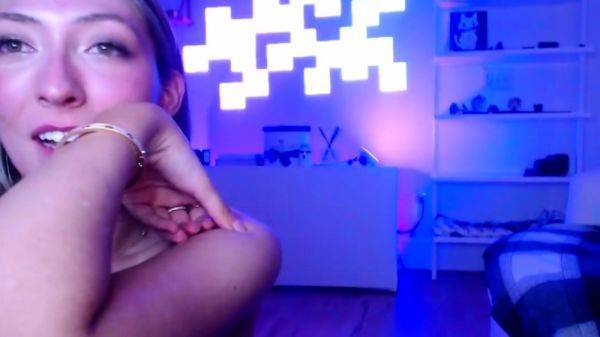 Amateur blonde teen intense masturbation - drtuber.com on poweredporn.com