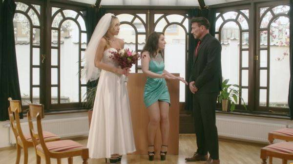 Bride fucks with her father-in-law and enjoys creamy perversions - hellporno.com on poweredporn.com