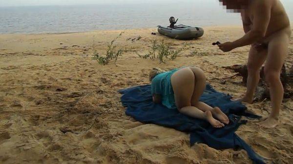 Milf allows to fuck her tight anal on the beach - Amateur Porn - anysex.com on poweredporn.com