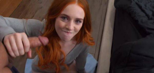 Little Sister Stuck Washing Clothes - inxxx.com on poweredporn.com