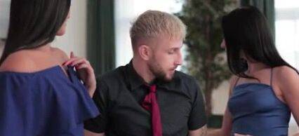 Trimmed Pussy And Trimmed Full Benefits - S46:E22, Black Hair,brunette Video - inxxx.com on poweredporn.com