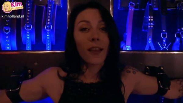 Kinky Nayomi Hardcore Gangbang Porn Video - videomanysex.com on poweredporn.com