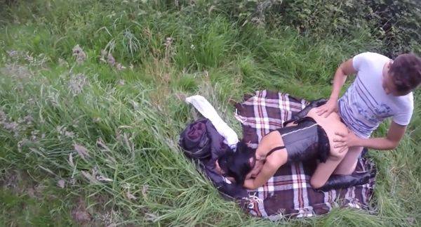 Je l offre comme une pute dans un champ - txxx.com - France on poweredporn.com