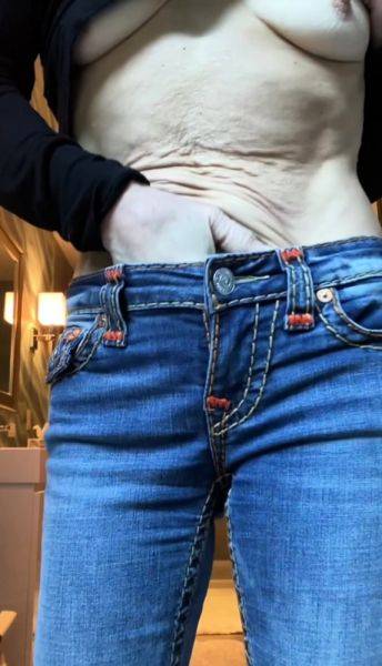 Amateur wild chick solo masturbation - drtuber.com on poweredporn.com