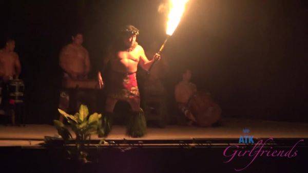 Virtual Vacation Hawaii With Cali Hayes 4/6 - hotmovs.com - Usa on poweredporn.com