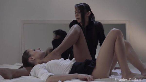 Foot Fetish Session With A New Lesbian Girl - videomanysex.com on poweredporn.com