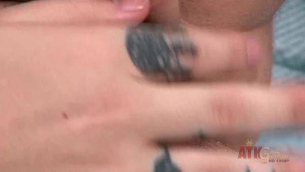 Tattooed blonde slut masturbates on cam - hotmovs.com on poweredporn.com