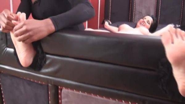 Hannah Bondage Bed - Taworship - hotmovs.com on poweredporn.com