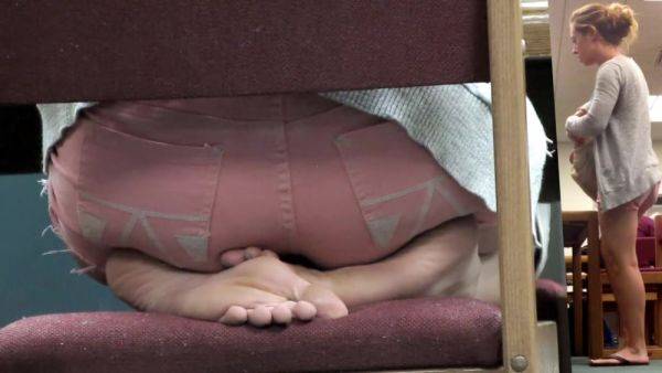 Candid Soles & Feet in the Library - txxx.com on poweredporn.com