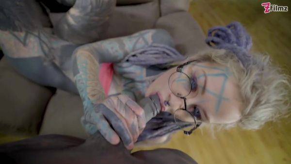 Tattooed Hottie Anuskattz Likes Dick - hotmovs.com on poweredporn.com