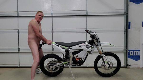 Kevin Yardley Fucks His E Bike For A Shocking Orgasm - upornia.com on poweredporn.com