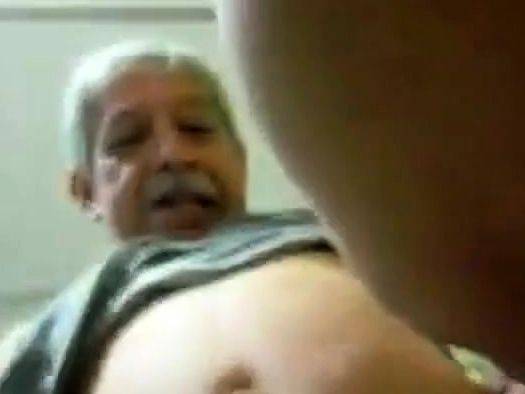 Amateur Bareback Daddy - drtuber.com on poweredporn.com