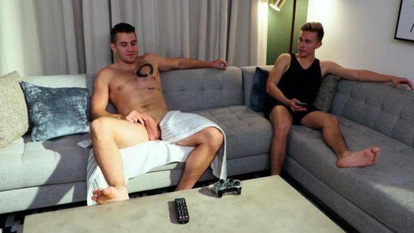 Sexy and fit stepbrother barebacks twink - drtuber.com on poweredporn.com