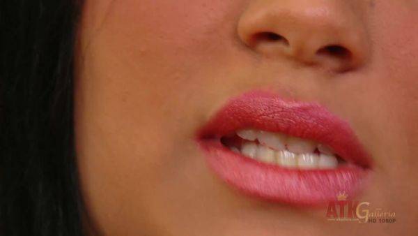 Violet toy in this girls snatch - hotmovs.com on poweredporn.com