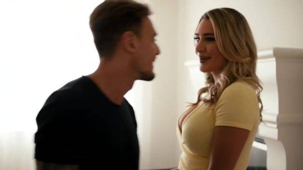 Stunning Bombshell Finally Has Sex With Her Beautiful Roomate - Ella Reese And Chris Diamond - upornia.com on poweredporn.com