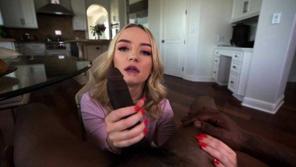 MARIA KAZI SERVICING BLACK - drtuber.com on poweredporn.com