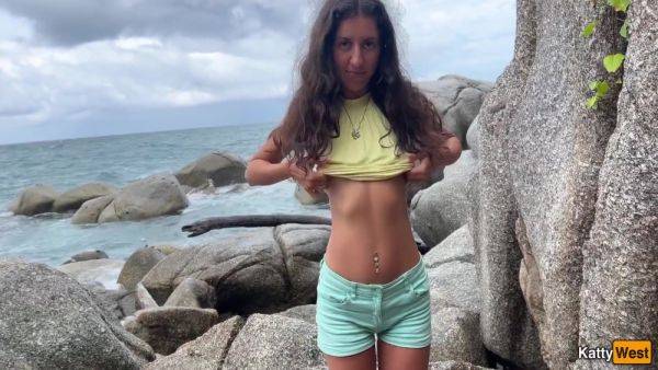 A Strong Storm Is Not An Obstacle To Sex! - hclips.com on poweredporn.com