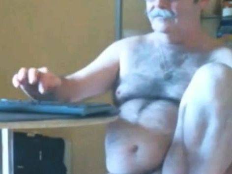 Amateur Big-Cock Bear Daddy - drtuber.com on poweredporn.com