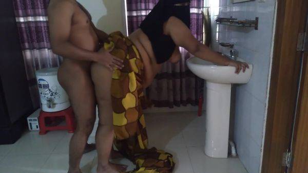 السريلانكية عمتي مارس الجنس من الصعب في ساري Sri Lankan Aunty Hard Fucked In Saree - hclips.com - Sri Lanka on poweredporn.com
