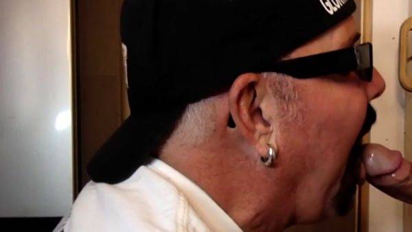 Gloryhole BJ DILF spoils cock in closeup - drtuber.com on poweredporn.com