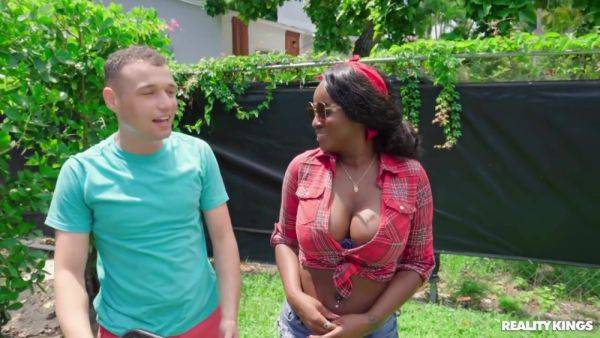 Shameless Black Babe Crazy Sex Clip - videomanysex.com on poweredporn.com