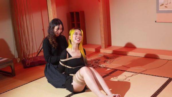 Hong Kong Singer Bound - hclips.com on poweredporn.com