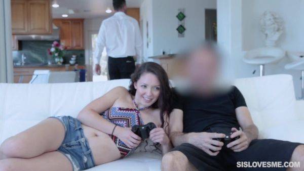 Accidental sex with naughty teen stepsister Victoria Vixxen - anysex.com on poweredporn.com