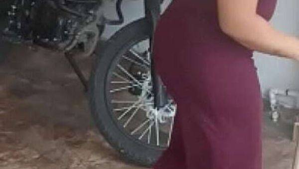 Cleaning the house with my wife, I persuade her for a blowjob, leading to a funny finale - xxxfiles.com on poweredporn.com