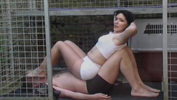 Face Sitting And Trampling - videohdzog.com on poweredporn.com