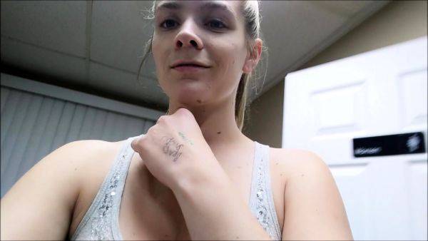 Cute amateur blonde teen Nishe pussy fucked in the car - drtuber.com on poweredporn.com