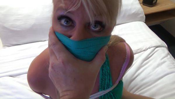 Shouldve Checked Out On Time - hclips.com on poweredporn.com