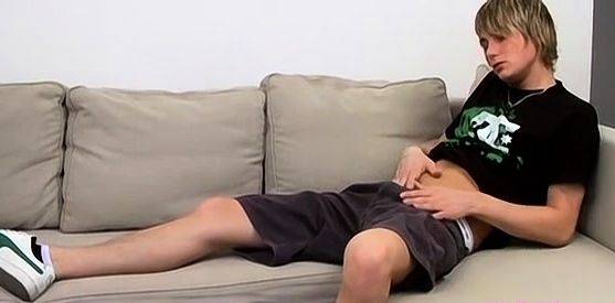 Chap shows off his large knob in a smashing nude fetish solo - drtuber.com on poweredporn.com