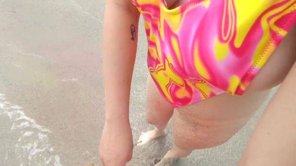 I Find A Lonely Girl On The Beach And She Sucks My Cock - hotmovs.com on poweredporn.com