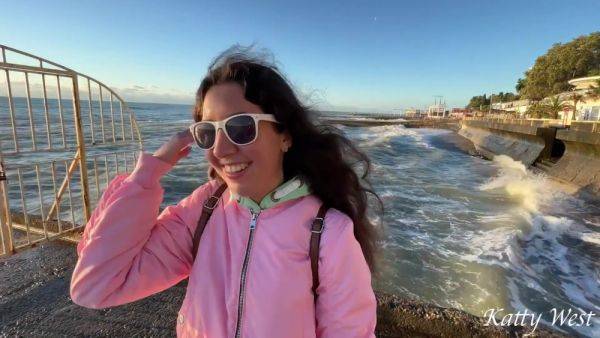 Picked Up A Girl On The Beach And Invited Me To Have Sex In The Shower - hclips.com on poweredporn.com