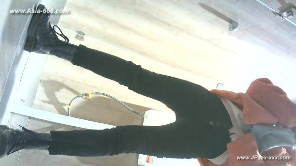 Chinese girls go to toilet.322 - hotmovs.com - China on poweredporn.com