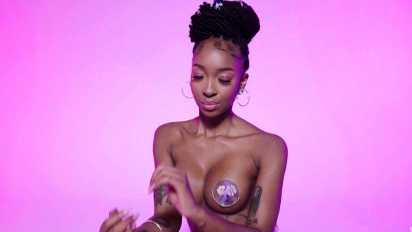 Petite big tits black teen hot posing - drtuber.com on poweredporn.com