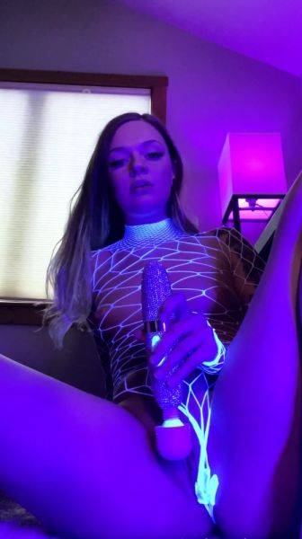 Blonde tight pussy babe solo toy fun in glamour masturbation - drtuber.com on poweredporn.com