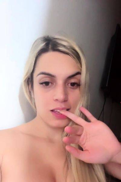 Sexy Amateur Webcam Free Babe Porn Video - drtuber.com on poweredporn.com