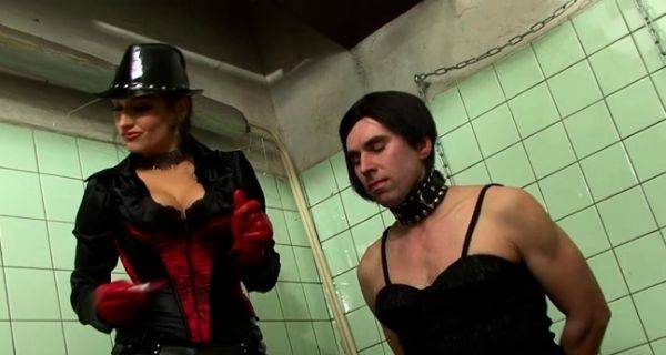 Hot-tempered floosy Gina Killmer riding a big meat bazooka - drtuber.com on poweredporn.com