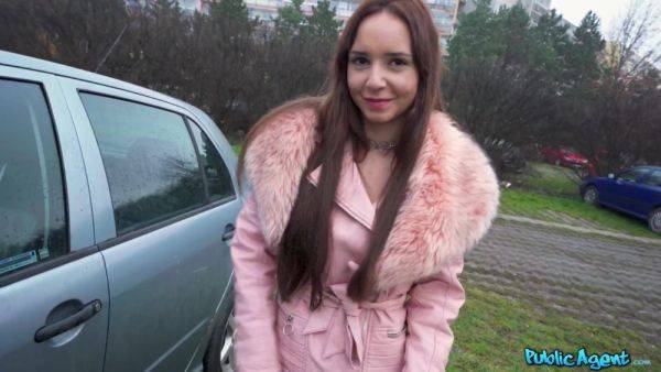 Busty amateur Zeynep Rossa helps the stranger with getting off - anysex.com on poweredporn.com